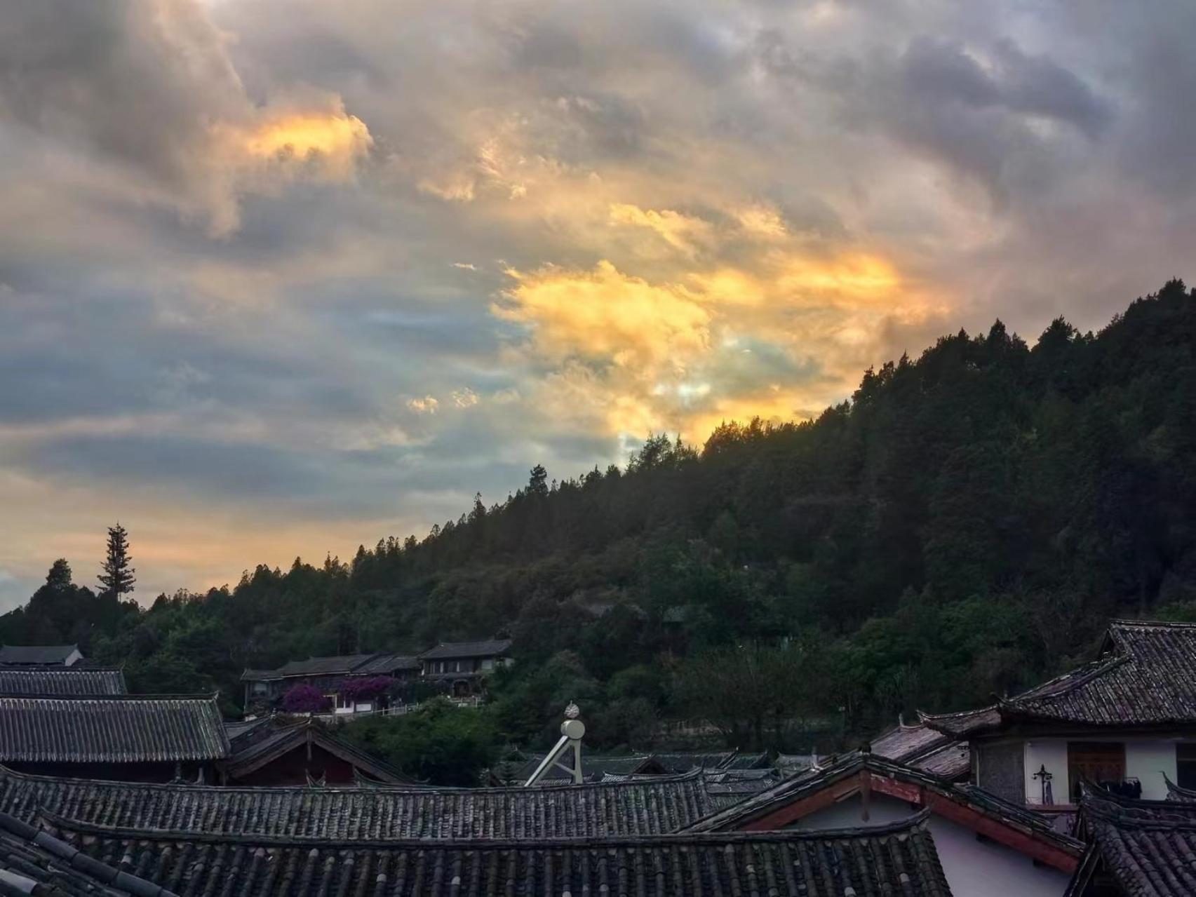 Lijiang Old Town Meiliju View Inn Екстериор снимка