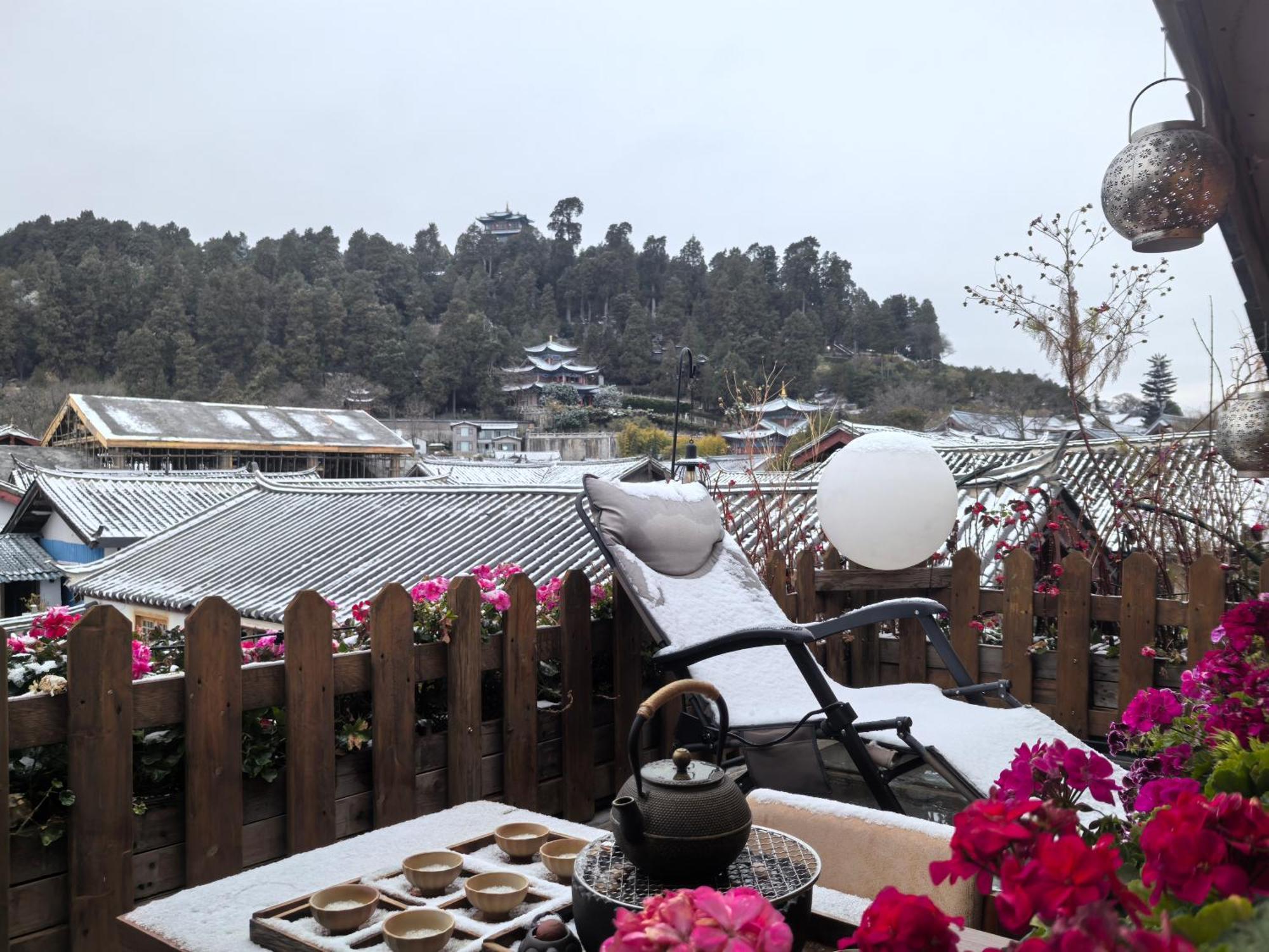 Lijiang Old Town Meiliju View Inn Екстериор снимка